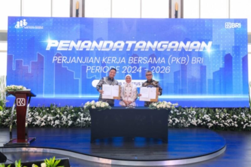 PT Bank Rakyat Indonesia (Persero) Tbk (BRI) menandatangani Perjanjian Kerja Bersama (PKB) untuk periode 2024-2026 dengan Serikat Pekerja BRI Nasional di Menara BRILiaN BRI, Jakarta (28/08). (Dok. BRI)