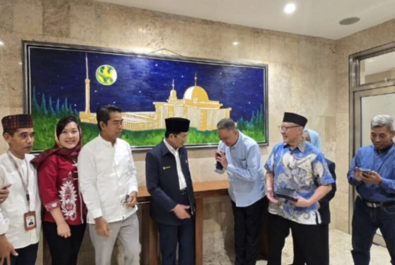 Ketua Umum Paguyuban Sosial Marga Tionghoa Indonesia (PSMTI) Wilianto Tanta silaturahmi dengan Menteri Agama RI Prof. Dr. KH. Nasaruddin Umar, Jakarta, Jumat (24/1/2025). (Dok. PSMTI)