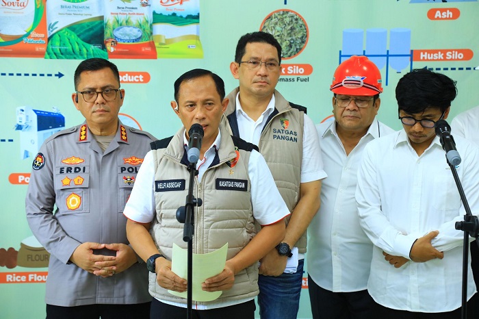 Satgas Pangan Polri saat melakukan pemeriksaan langsung di pabrik PT PIM, Banten. (Dok. tribratanews.polri.go.id)
